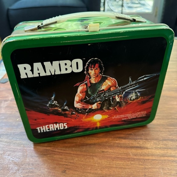 1985 TM Anabasis Investments Vintage Rambo Metal Lunch Box Sylvester Stallone - Picture 1 of 12
